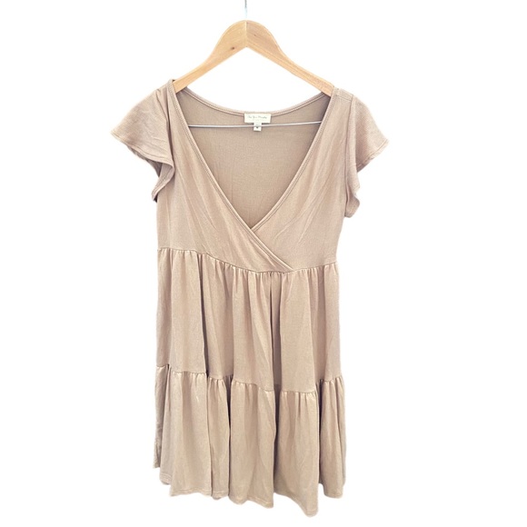 See You Monday Tan V-Neck Dress - Women’s Size Medium, Short Sleeve & Flowy - Picture 1 of 4